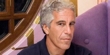 Мертвий чи живий – у TikTok з’явився верифікований профіль Джеффрі Епштейна