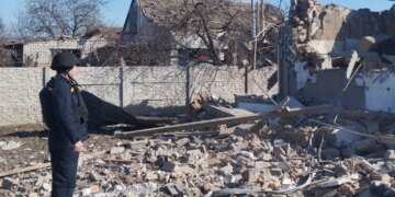 ГСЧС ликвидировала последствия авиаударов в Запорожском районе: из-под завалов извлекли тело погибшей