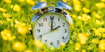 Переход на летнее время в Украине: когда и как подготовиться