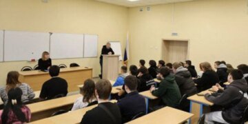 кремль заохочує студентів на ТОТ України йти воювати за рф – ЦПД