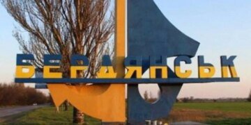 Потужні нічні вибухи в окупованому Бердянську призвели до пожеж у районі порту та шпиталю