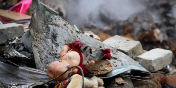 Кількість загиблих через ракетний удар рф у Харкові зросла до восьми