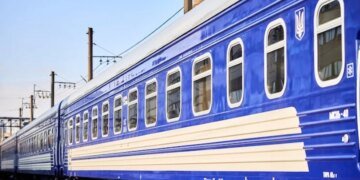 “Укрзализныця” восстановила большинство участков на железной дороге, которые были повреждены в результате ночного обстрела России