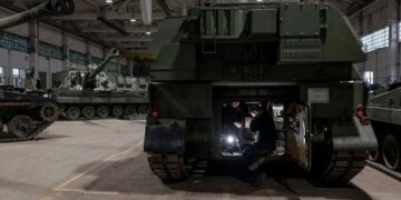 Британія має чотири ремонтні бази військової техніки в Україні – Reuters