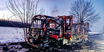 На Харківщині росіяни атакували рятувальників ДСНС під час гасіння пожежі