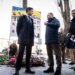 Новий прем’єр Нідерландів Роб Єттен відвідав зруйновану багатоповерхівку в Києві