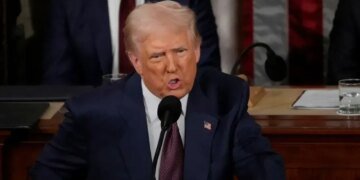 Трамп втрачає інтерес до переговорів про завершення війни в Україні – FT