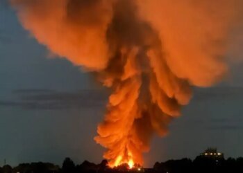 В Великом Новгороде дроны атаковали завод ПАО «Акрон». ВИДЕО
