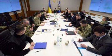 Зеленський обговорив на Ставці запити на допомогу у протидії "шахедам" і подібному – уже є 11 звернень від сусідів Ірану, з Європи та Америки