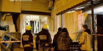 В Днепре из-за атаки РФ повреждены 8 многоэтажек: растет число пострадавших