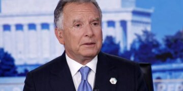 Между молотом и наковальней: Вашингтон ждет, когда Киев и Москва окончательно выдохнутся