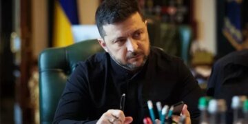 Енергетики відновлюють електропостачання після удару рф по енергооб'єктах у низці областей – Зеленський