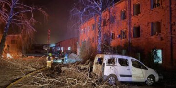 Кількість загиблих від атаки рф на Київщину зросла до чотирьох, 15 постраждалих