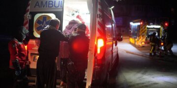 Троє поранених та пожежа: у Запорізькій ОВА показали наслідки ворожої атаки