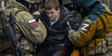 Окупанти викрадають чоловіків для армії рф у Запорізькій області – ЦНС