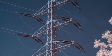 Чотири області частково без світла через обстріли, графіків для населення не прогнозують