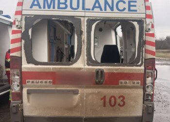 Ворожий дрон атакував швидку на Харківщині, є поранені