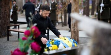 Зеленський ушанував пам’ять воїнів, які загинули у битвах за Мощун