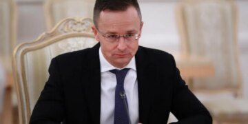 Сийярто работал «ушами» Москвы на секретных встречах Совета ЕС: расследование WP