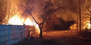 росія вдарила вісьмома авіабомбами по Дружківці – є поранені, виникли пожежі