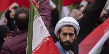 Ставка на восстание провалилась: NYT узнало тайный план “Моссада” в отношении Ирана