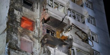 У Запоріжжі зросла кількість постраждалих після удару по багатоповерхівці є загиблий
