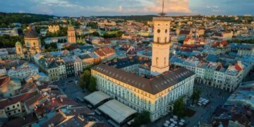 росія атакувала центр Львова, постраждала спадщина ЮНЕСКО – ОВА
