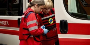 У лікарні після атаки рф на Дніпро залишається подружжя – їх стан тяжкий