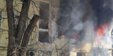 У Дніпрі російський "шахед" влучив у багатоповерхівку, є постраждалі