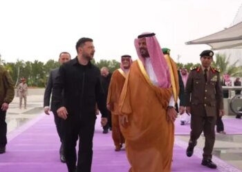 Сделка на выживание: Зеленский добыл для Украины арабское горючее