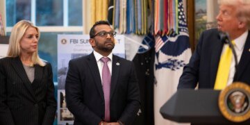 Пов'язані з Іраном хакери зламали пошту директора ФБР