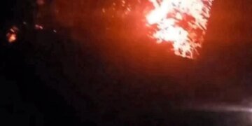 Взрывы и сирены: в России заявили о массированной атаке дронов