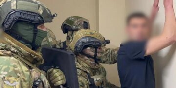 Злоумышленники пытались присвоить имущество пропавшего учёного — полиция вмешалась. ВИДЕО