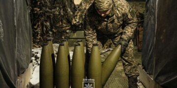 На фронті зафіксовано майже 90 бойових зіткнень, ворог активно діє на трьох напрямках – Генштаб