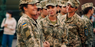 Женщин массово ставят на воинский учёт без согласия: адвокат назвал это тенденцией