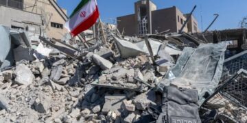 Секретное письмо аятоллы: как умеренные политики пытались помешать Моджтабе Хаменеи захватить власть