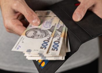 В Украине изменили систему выплат переселенцам: важно успеть до 1 мая