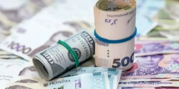 Гривна под ударом доллара и изменения в monobank: НБУ предупредил украинцев о главных рисках