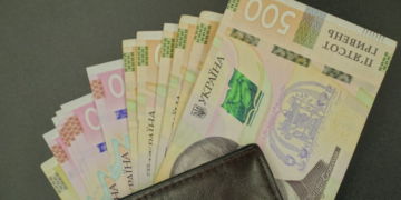 Две масштабные выплаты: Зеленский анонсировал помощь украинцам в апреле