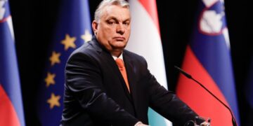 Венгрия нанесла по Украине удар после скандала с Ощадбанком