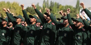 Армия против КСИР: признаки распада единства власти в Иране