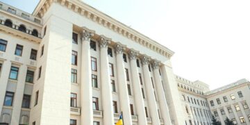 Четыре лица одной политики: Дацюк о парадоксах переговорной стратегии Украины