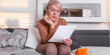 Льготы или субсидии: как украинцам с инвалидностью снизить суммы в платежках