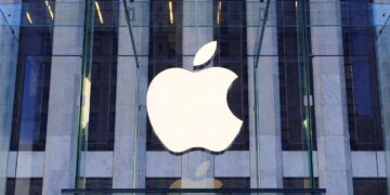 Apple і Google допускають додатки для "оголення" попри заборони – Bloomberg