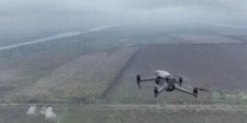 Оккупанты пытаются протыкать украинские дроны железными прутами: The Telegraph о новой тактике в «малом небе»