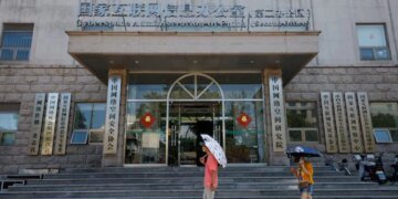 Китай хоче зобов’язати маркувати цифрових людей і заборонити їм "стосунки" з дітьми