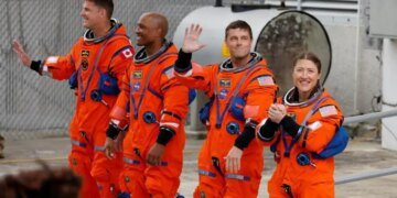 Як проходить політ Artemis II до Місяця