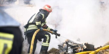 росія атакувала підприємства на Полтавщині, сталися пожежі