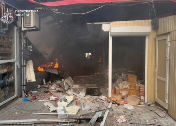 росіяни вдарили по ринку у Нікополі – 5 загиблих та 19 поранених