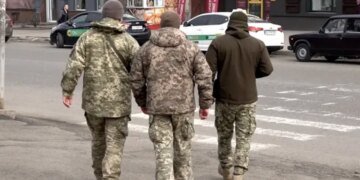 В Виннице мужчина ранил ножом двух военнослужащих ТЦК